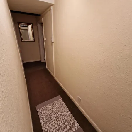 Burnett House - 4 Bed Flat דירה סיסקייל
