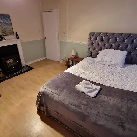 דירה Burnett House - 4 Bed Flat